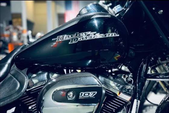 HARLEY-DAVIDSON STREET GLIDE SPECIAL 